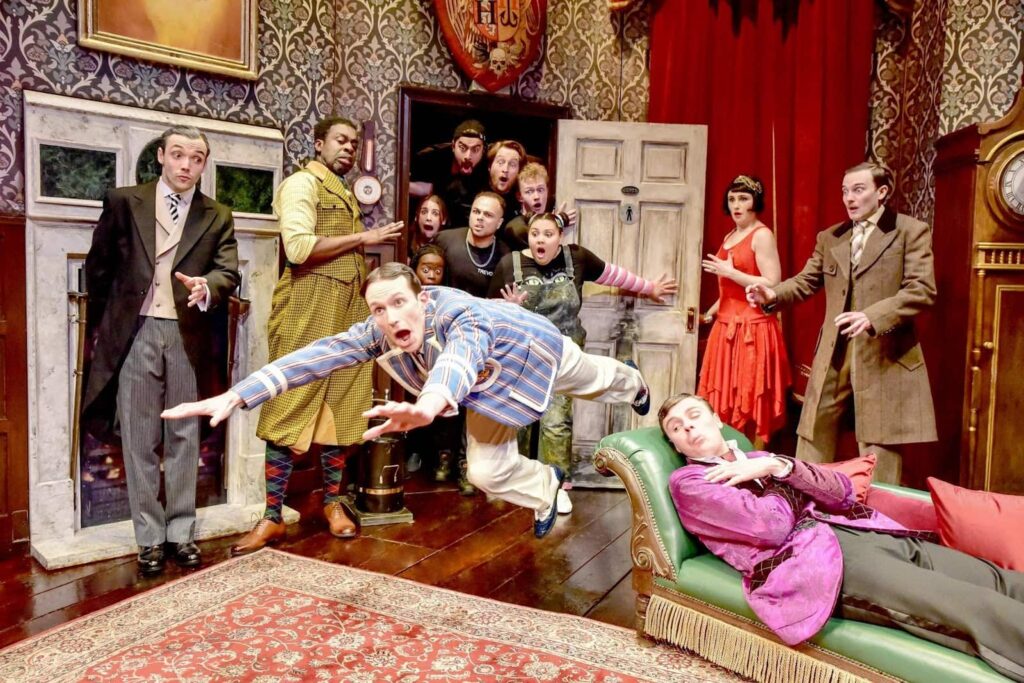 The Play That Goes Wrong, Duchess Theatre Review – Theatre & Tonic